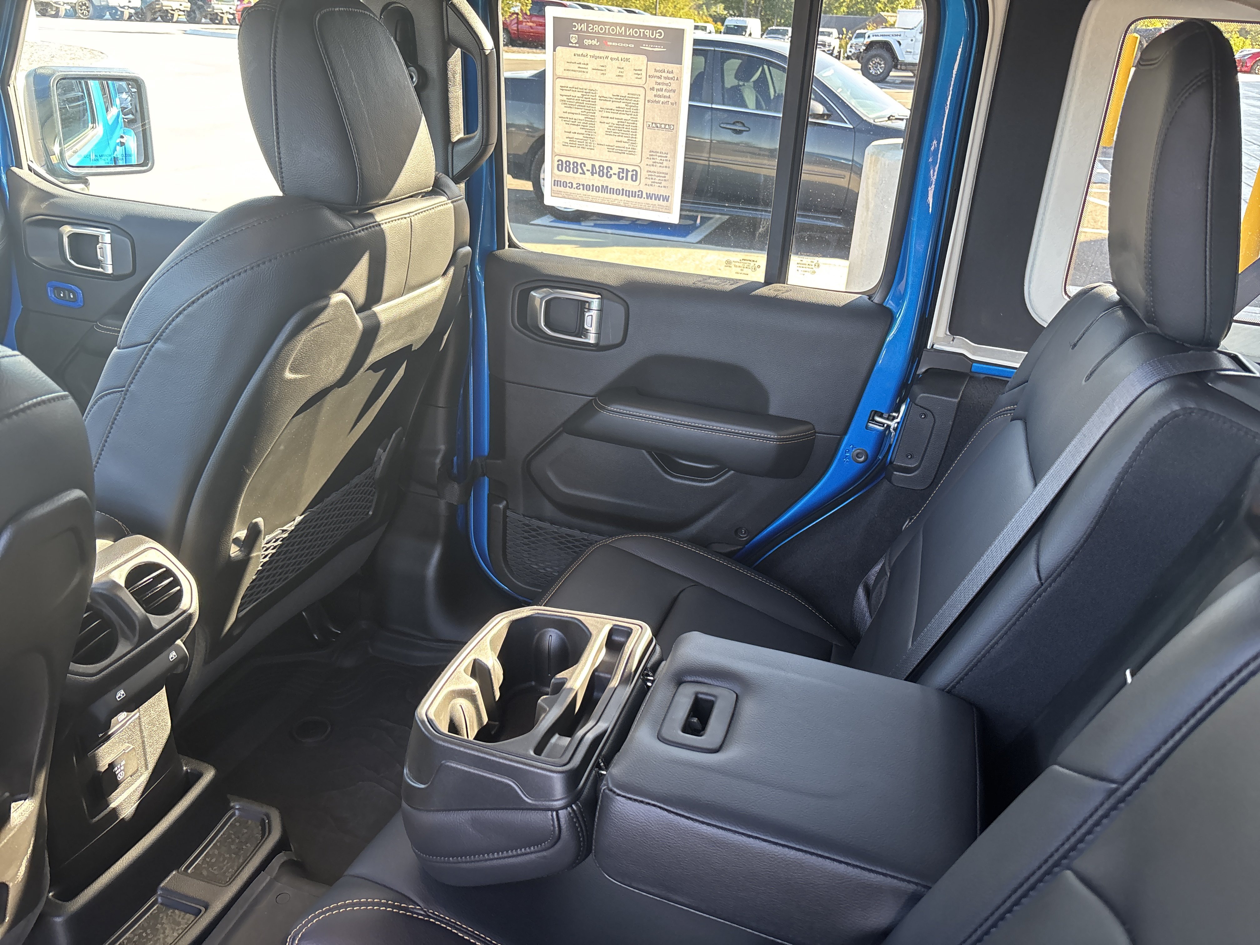Used 2024 Jeep Wrangler Unlimited Sahara w/ Technology Group AWD/4WD image 13