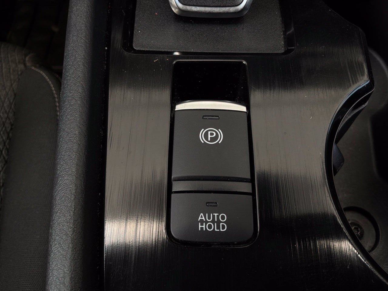 Used 2025 Nissan Rogue SV FWD image 26