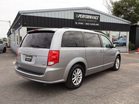 Used 2019 Dodge Grand Caravan SXT FWD image 5