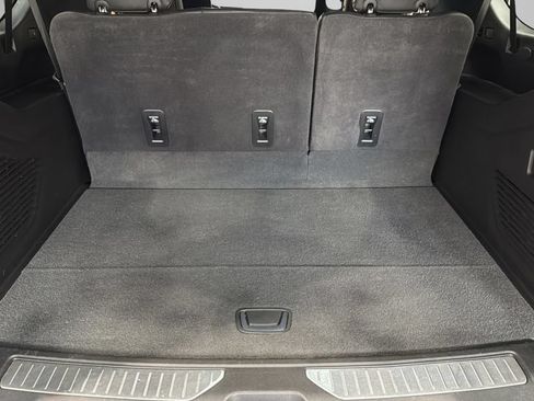 Used 2025 GMC Yukon XL AT4 Ultimate AWD/4WD image 7