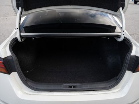 Used 2019 Nissan Altima 2.5 SR w/ SR Premium Package image 9