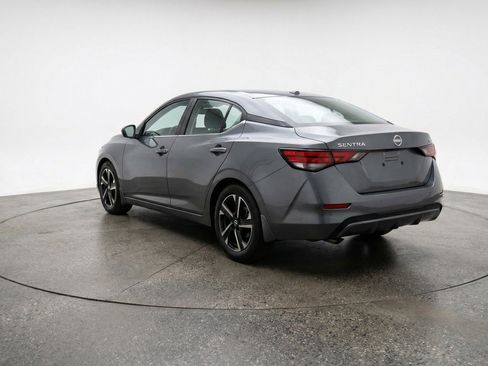 Used 2025 Nissan Sentra SV image 6