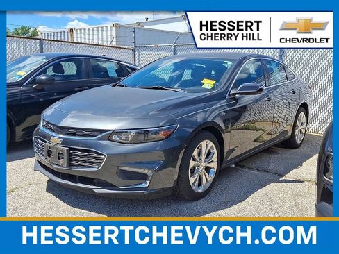Used 2017 Chevrolet Malibu Premier w/ Driver Confidence Package FWD image 1