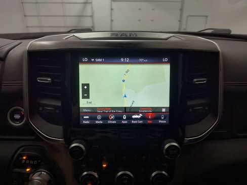 Used 2019 RAM 1500 Laramie AWD/4WD image 18