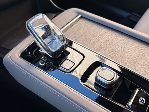 New 2026 Volvo XC90 B6 Plus w/ Protection Package Premier image 18