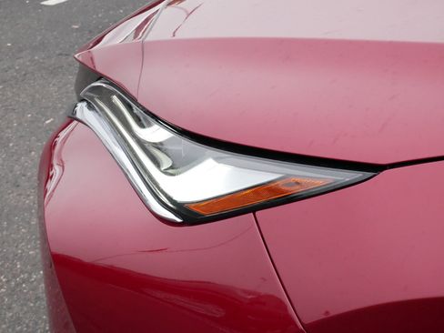 Certified 2024 Toyota Venza XLE AWD/4WD image 16