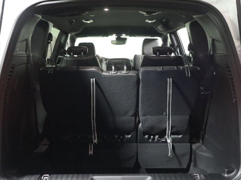 New 2026 Chrysler Pacifica Select image 8