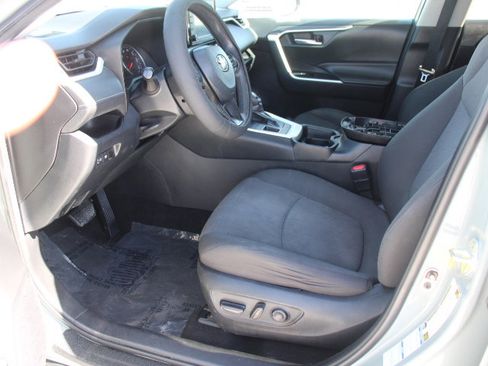 Used 2020 Toyota RAV4 XLE AWD/4WD image 11