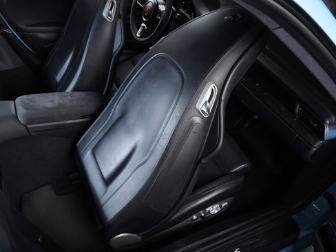 Used 2017 Porsche 911 Turbo S image 39