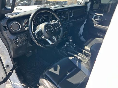 Used 2022 Jeep Wrangler Unlimited Sahara w/ Cold Weather Group AWD/4WD image 13