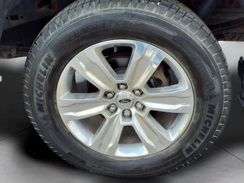 Used 2018 Ford F150 Platinum w/ Equipment Group 701A Luxury AWD/4WD image 8