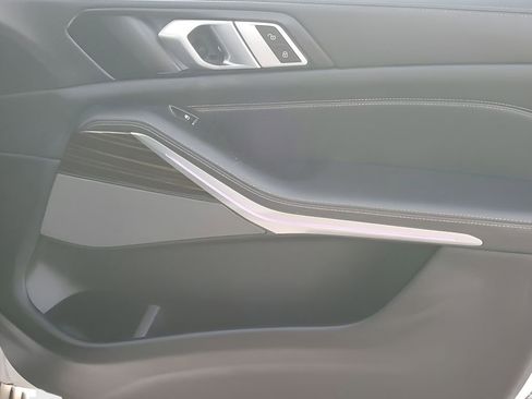 Used 2025 BMW X5 xDrive50e image 46