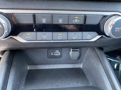 Used 2024 Nissan Altima 2.5 S FWD image 12