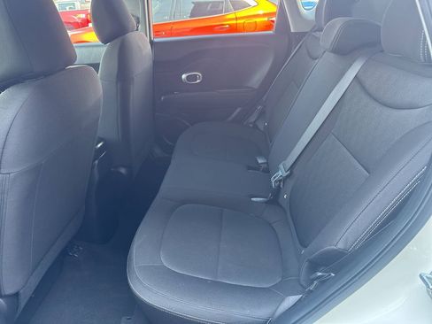 Used 2018 Kia Soul FWD image 16