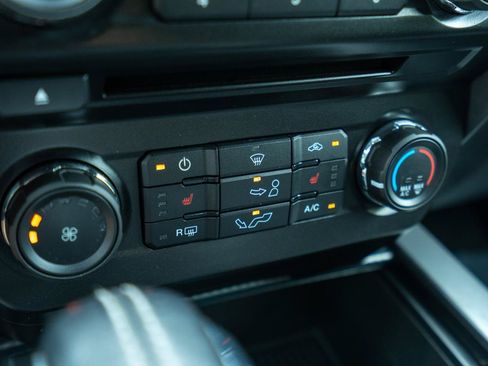 Used 2018 Ford F150 XLT w/ Equipment Group 302A Luxury AWD/4WD image 27