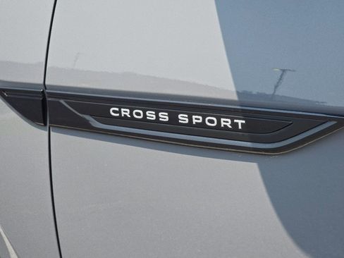 Used 2023 Volkswagen Atlas Cross Sport SEL R-Line AWD/4WD image 8