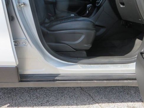Used 2016 Buick Encore FWD image 17