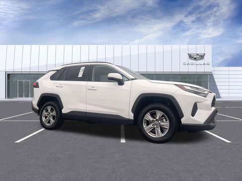 Used 2025 Toyota RAV4 XLE FWD image 1