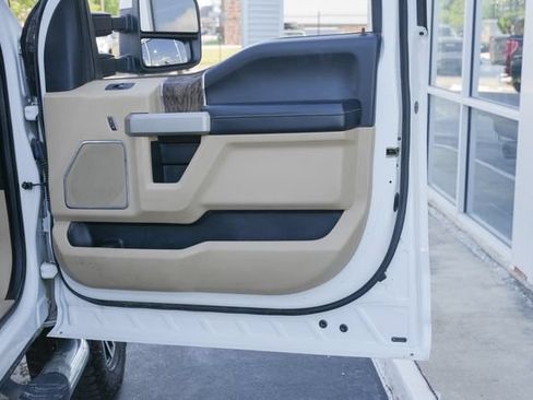 Used 2018 Ford F350 Lariat w/ Lariat Value Package AWD/4WD image 33