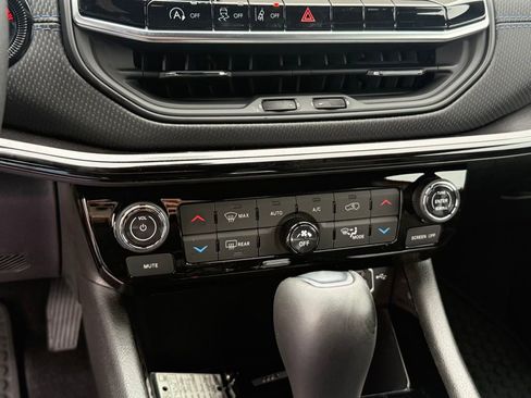 New 2026 Jeep Compass Latitude AWD/4WD image 24