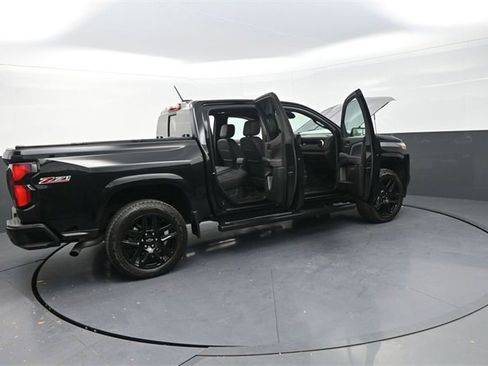 Used 2025 Chevrolet Colorado Z71 w/ Technology Package image 41