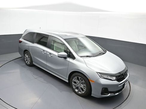 Certified 2025 Honda Odyssey Touring image 39