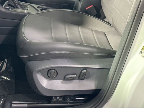 Used 2023 Volkswagen Taos SE image 14