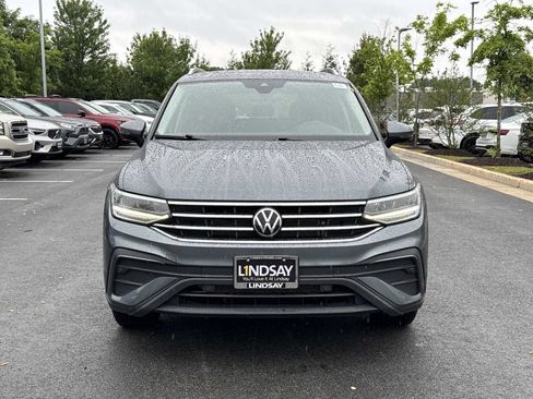Used 2024 Volkswagen Tiguan SE w/ Panoramic Sunroof Package AWD/4WD image 7
