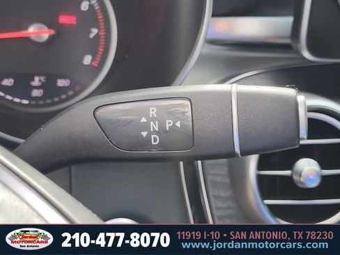 Used 2017 Mercedes-Benz GLC 300 4MATIC image 24