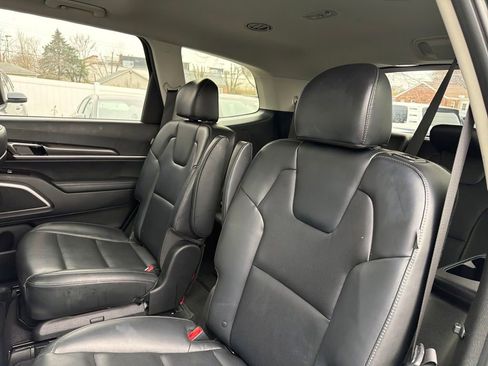 Used 2025 Kia Telluride S image 30