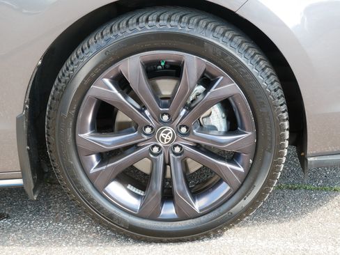 Used 2022 Toyota Sienna XSE w/ XSE Plus Package FWD image 15