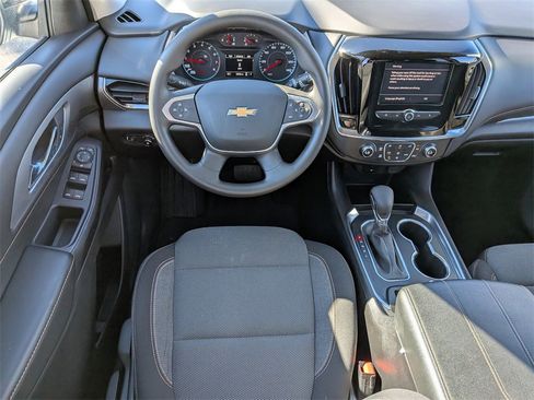 Used 2021 Chevrolet Traverse LS image 16