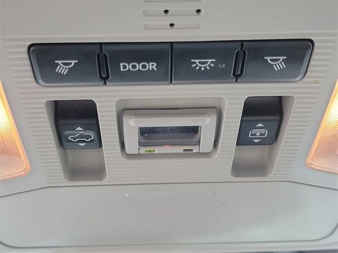 Used 2020 Toyota RAV4 Limited image 34