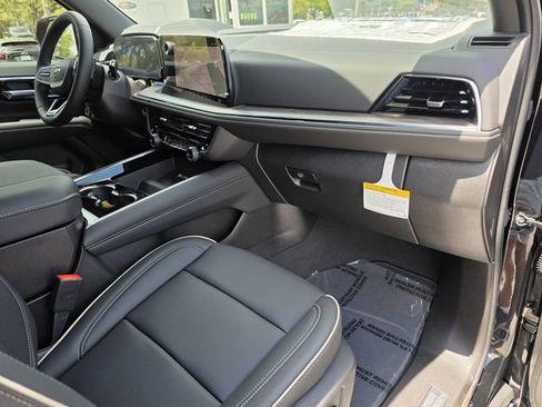 New 2026 Chevrolet Suburban Premier RWD image 14