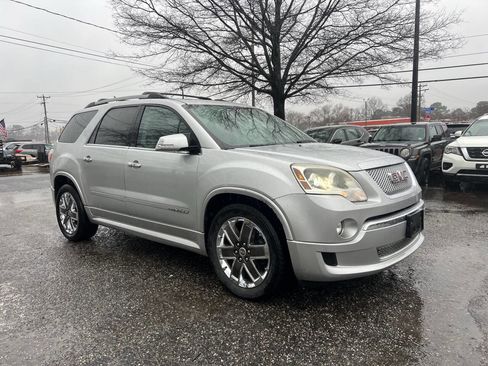 Used 2012 GMC Acadia Denali image 2