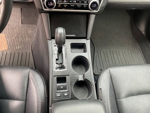 Used 2018 Subaru Outback 3.6R Limited AWD/4WD image 25