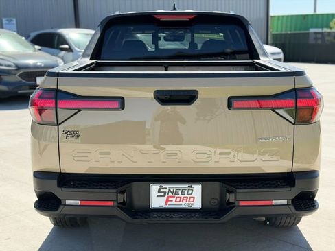 Used 2023 Hyundai Santa Cruz SEL Premium AWD/4WD image 6