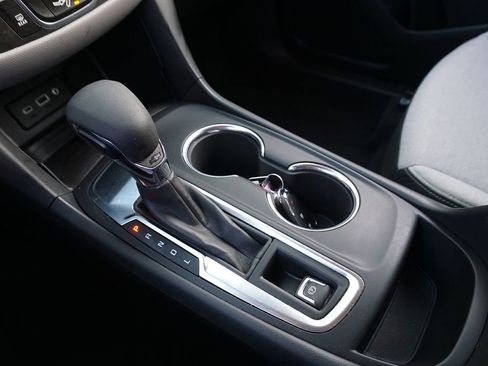 Used 2024 Chevrolet Equinox LS w/ LS Convenience Package FWD image 16