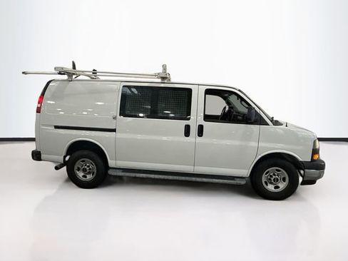 Used 2019 GMC Savana 2500 Work Van w/ Driver Convenience Package image 5