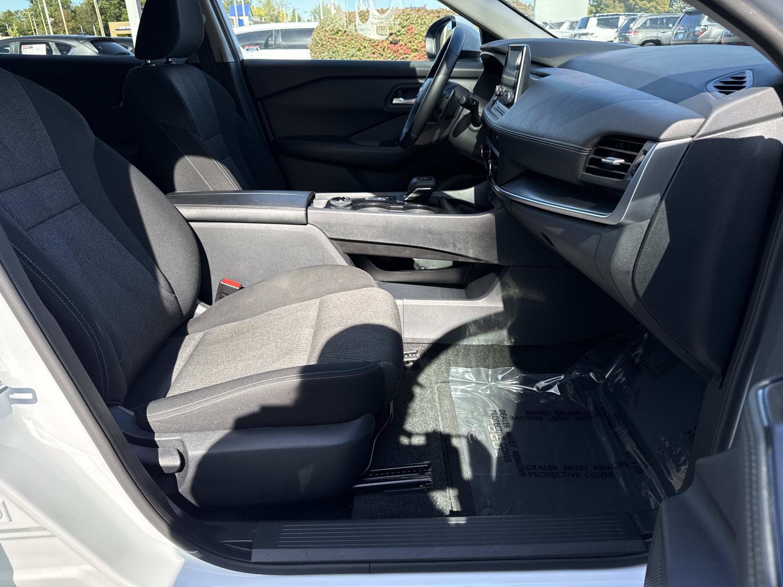 Used 2025 Nissan Rogue SV AWD/4WD image 25
