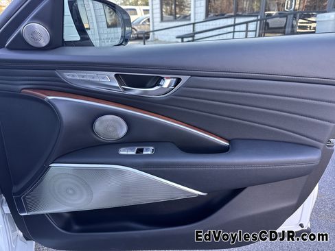 Used 2020 Kia K900 Luxury w/ VIP Package image 18