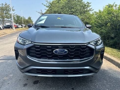 Used 2023 Ford Escape ST-Line w/ Tech Pack #1 AWD/4WD image 3