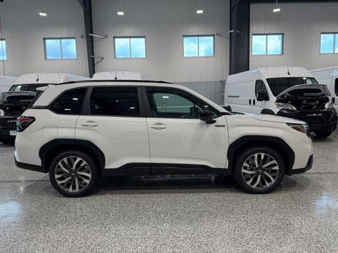 New 2026 Subaru Forester Touring AWD/4WD image 3