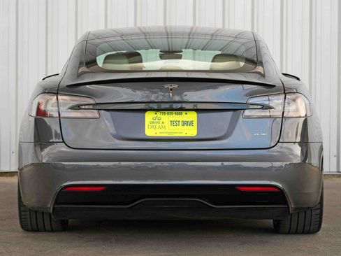 Used 2021 Tesla Model S Plaid image 11