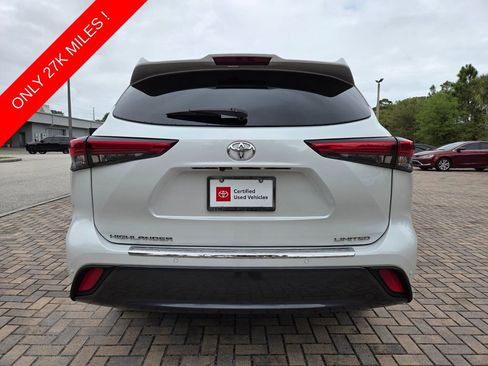 Used 2023 Toyota Highlander Limited FWD image 10