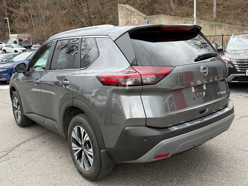 Used 2023 Nissan Rogue SV w/ SV Premium B Package image 4