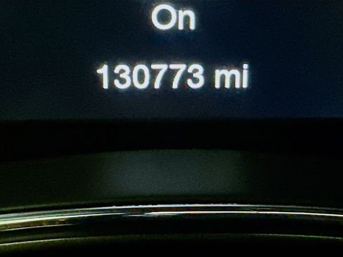 Used 2018 Jeep Grand Cherokee Laredo AWD/4WD image 18