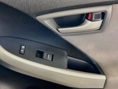 Used 2015 Toyota Prius Two FWD image 32