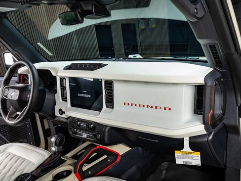 Used 2026 Ford Bronco Heritage Edition AWD/4WD image 17