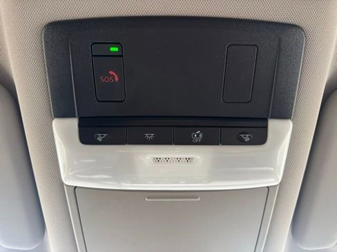 Used 2022 Nissan Rogue SV image 42